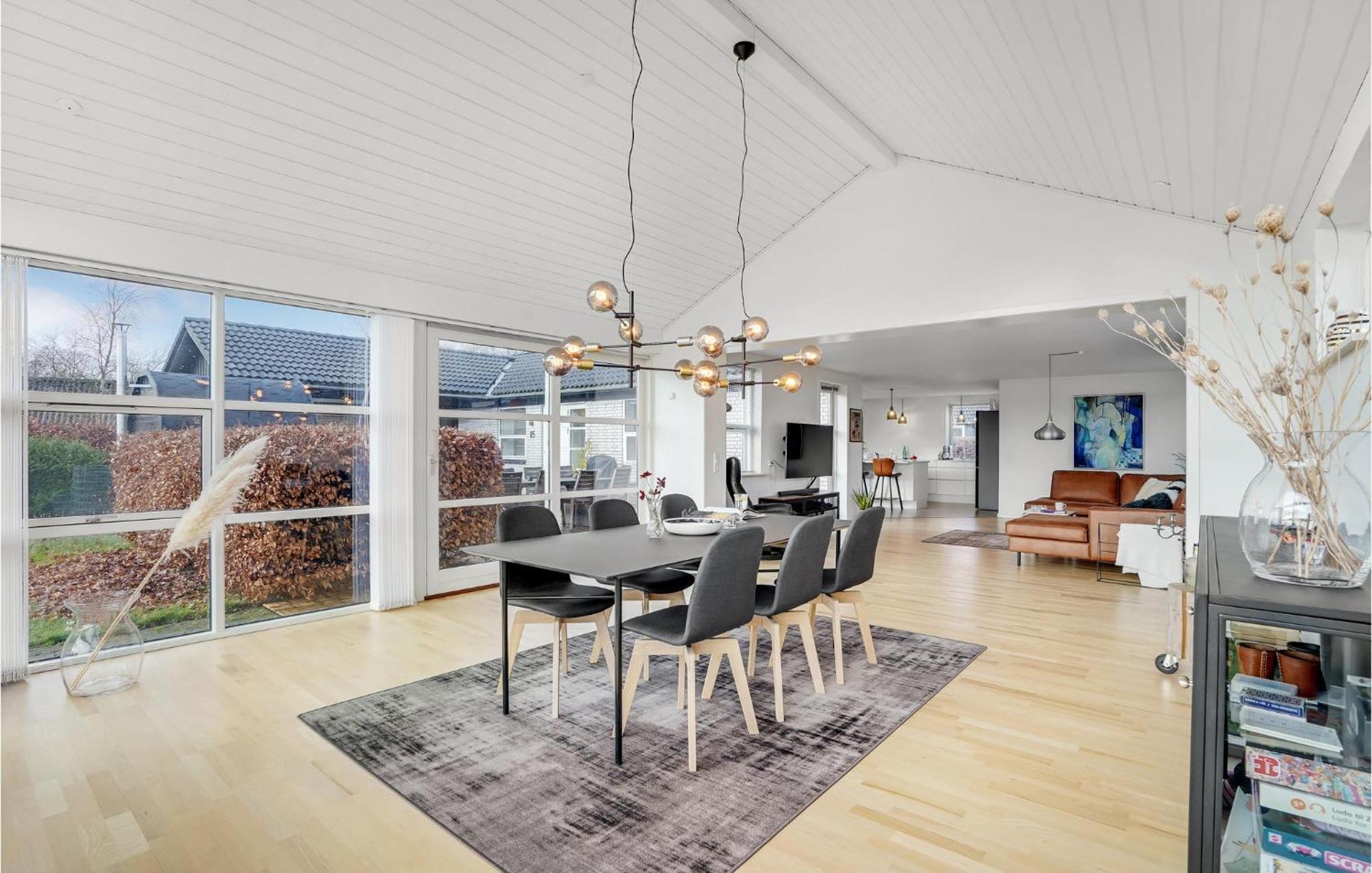 Gorgeous Home In Sunds With Kitchen Exteriér fotografie